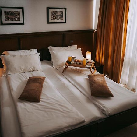 Hotel & Restaurant Sofia Сучевица Екстериор снимка