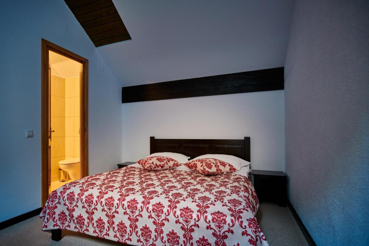 Hotel & Restaurant Sofia Сучевица Екстериор снимка