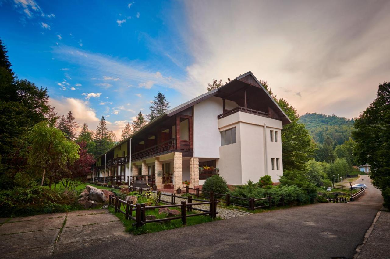 Hotel & Restaurant Sofia Сучевица Екстериор снимка