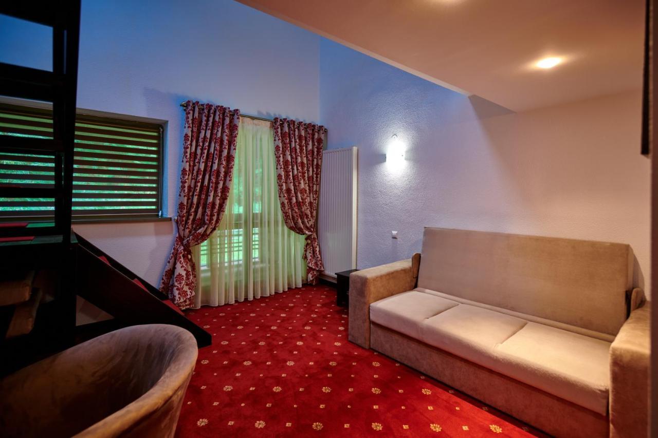 Hotel & Restaurant Sofia Сучевица Екстериор снимка
