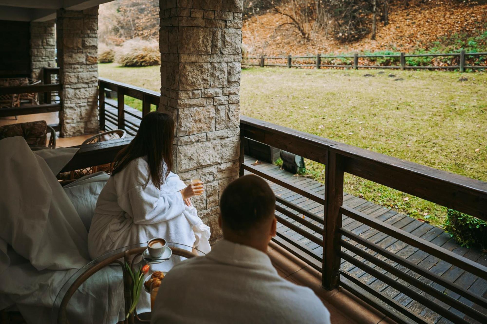 Hotel & Restaurant Sofia Сучевица Екстериор снимка