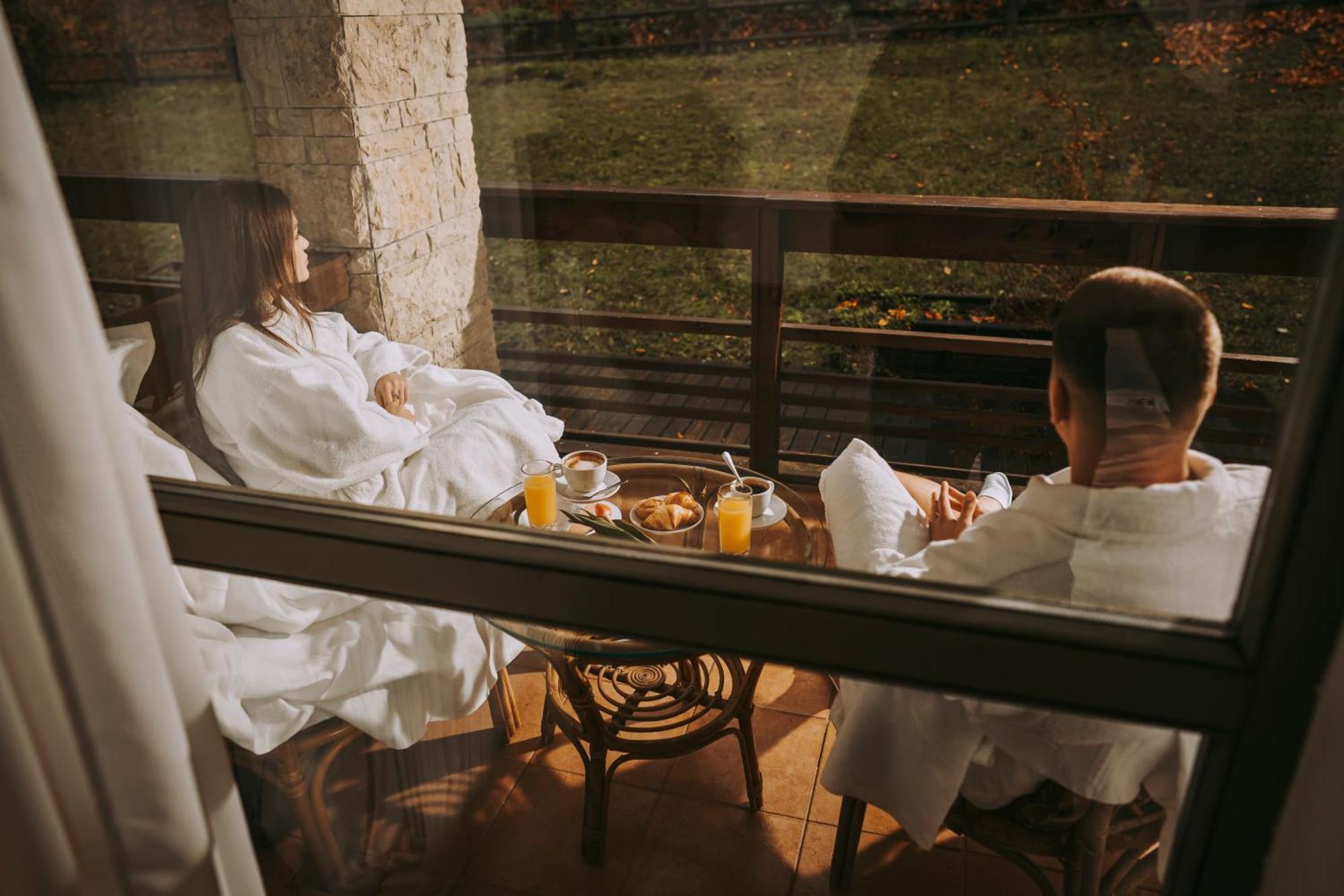 Hotel & Restaurant Sofia Сучевица Екстериор снимка