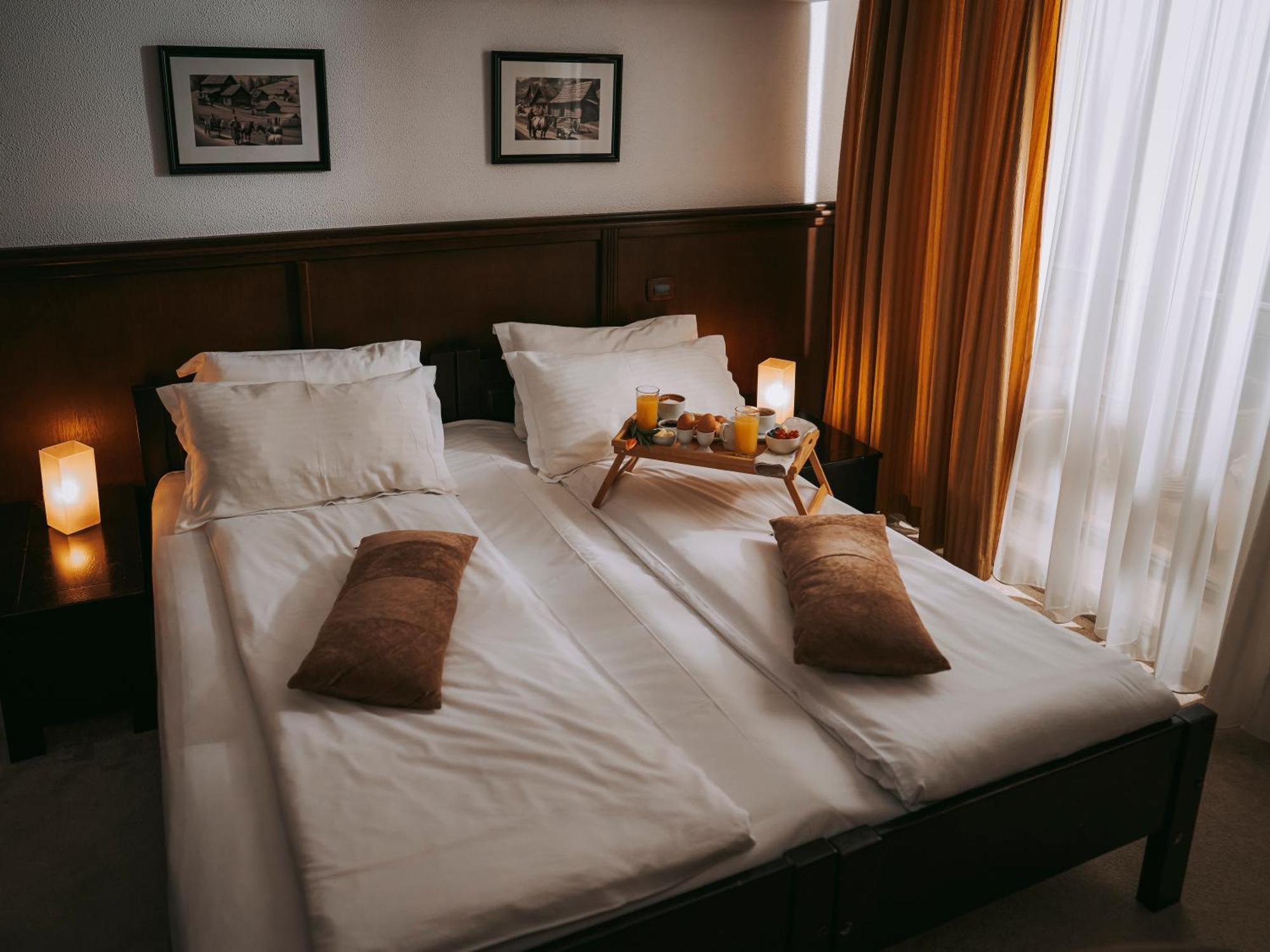 Hotel & Restaurant Sofia Сучевица Екстериор снимка